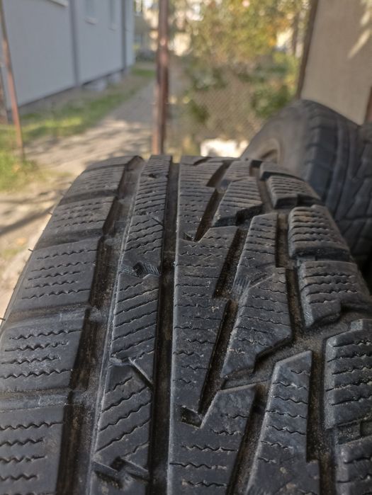 Шини зимові 195/65 R15