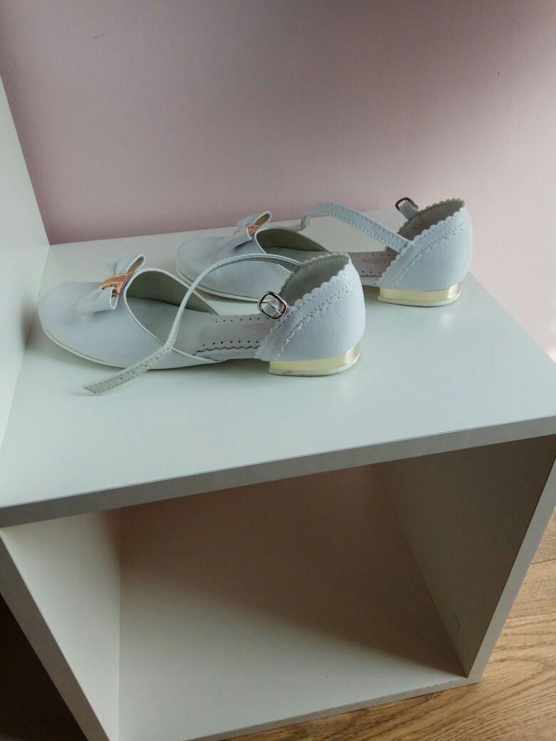 Eleganckie buty dziewczęce komunijne MIKO, rozmiar 33, produkt polski
