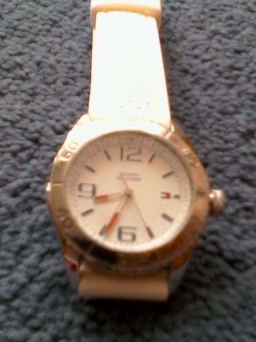 Biały zegarek damski