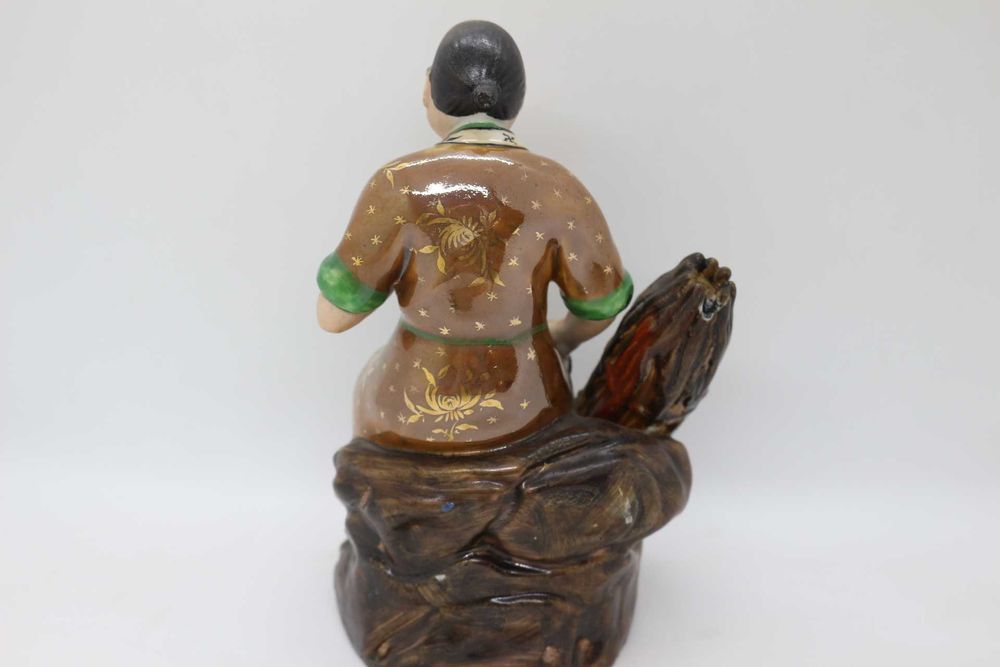 Escultura em Porcelana Chinesa Pintada Mão 18 cm