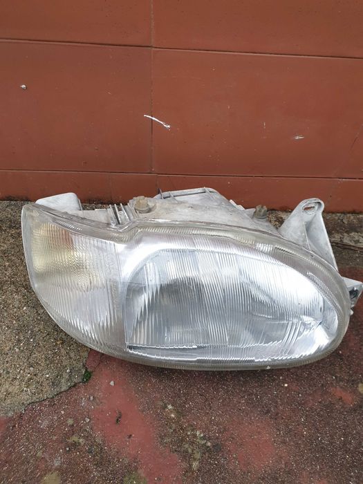 Ótica dianteira para Ford Escort