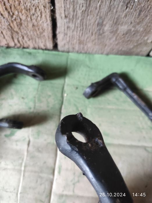 Ножки водія і пасажира иж