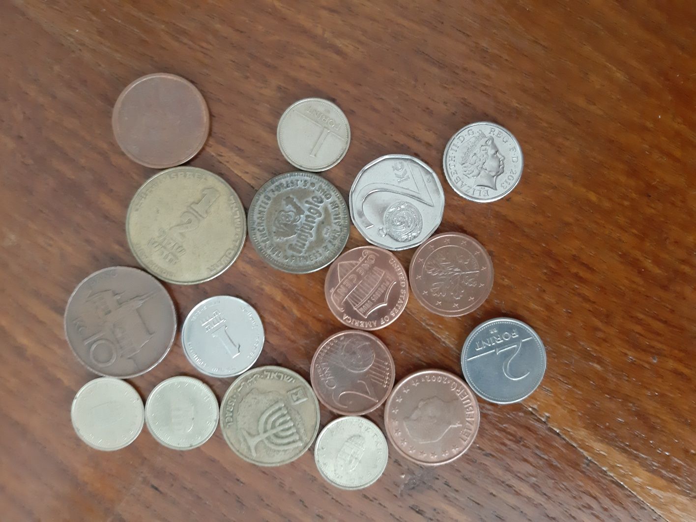 Продам монеты разные