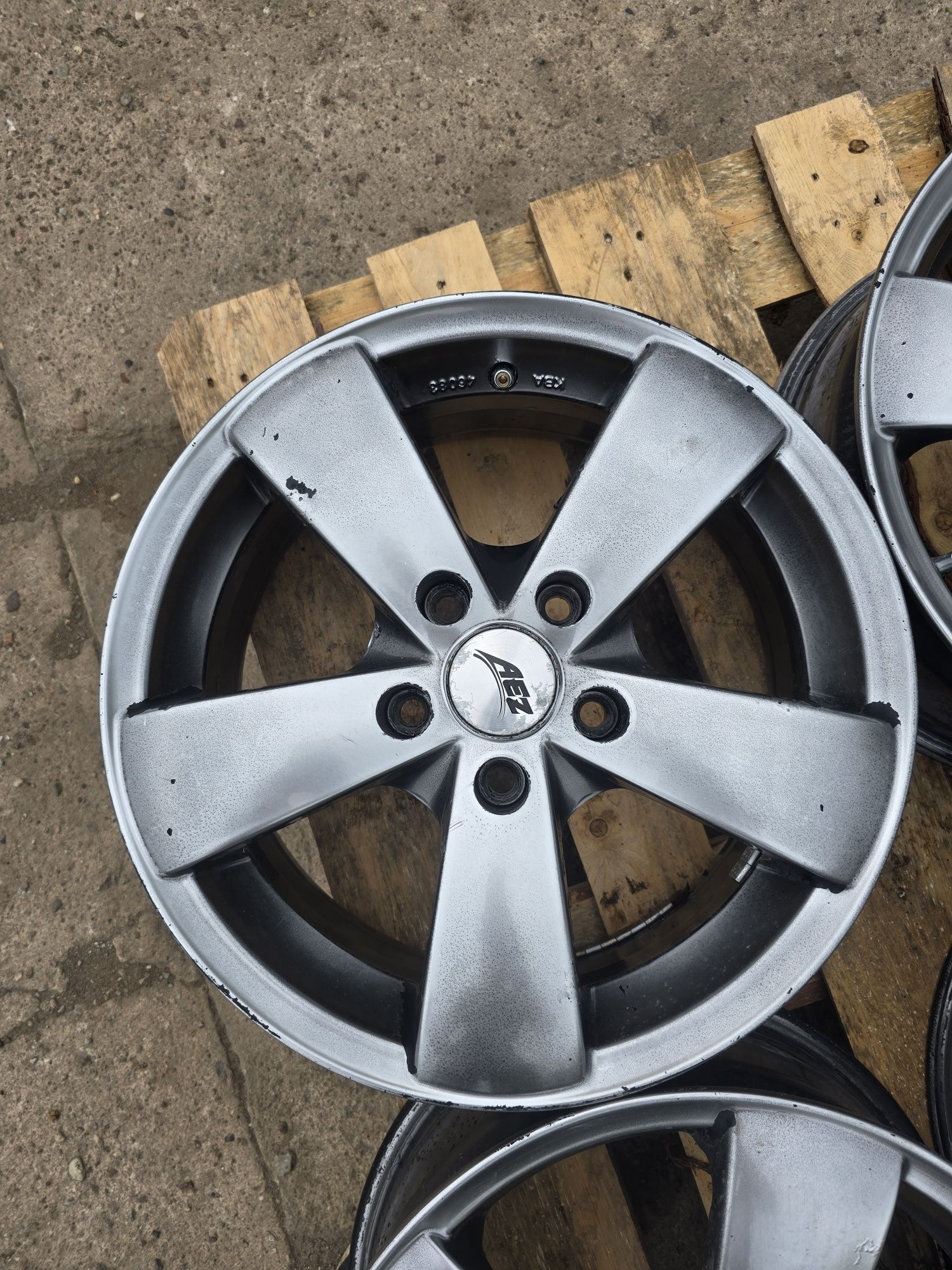 Felgi AEZ 16 cali 5x114.3 toyota