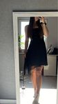 Czarna sukienka mini w rozmiarze M z kokardką