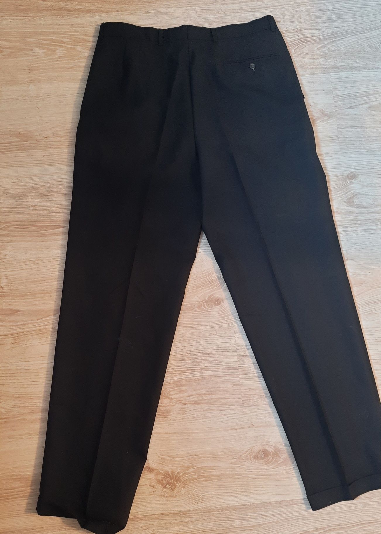 Cieńkie spodnie garniturowe pas 43cm, 111,5 cm długość