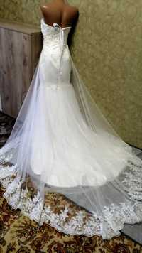 Супер шикарное свадебное платье с шлейфом, размер s-xs