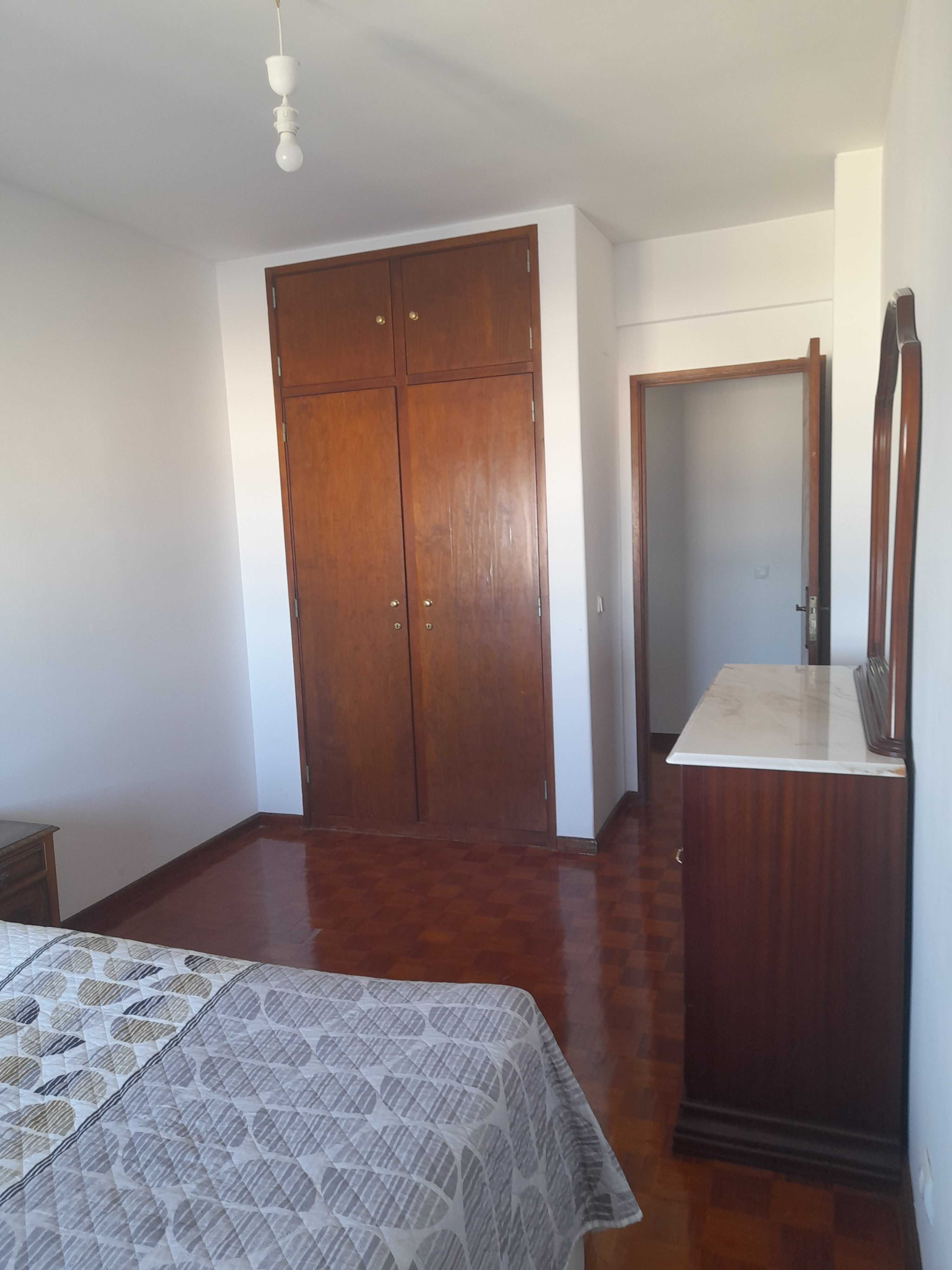 Aluga-se Quartos ou Apartamento a diária, Póvoa de Santa Iria