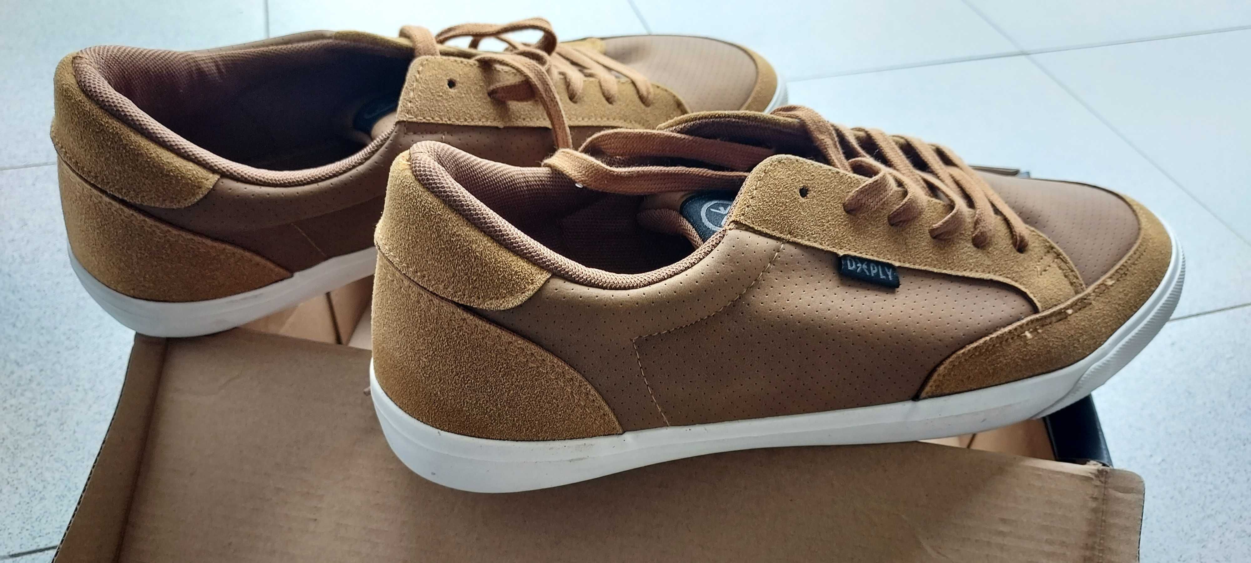 Vende sapatilhas Deeply novas
