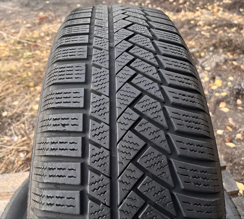 Зимові шини пара 215/65 r17 Continental