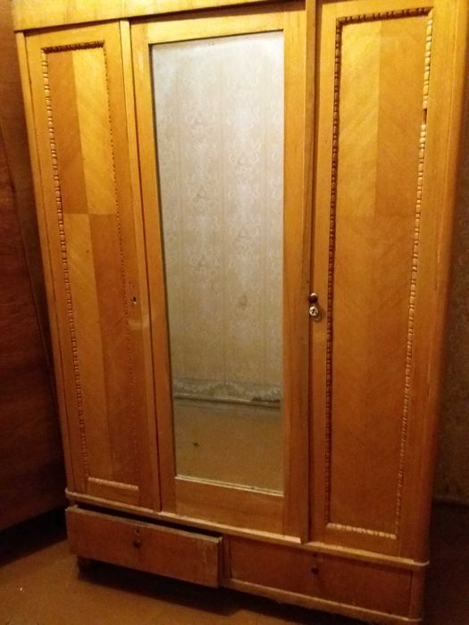 Віддам стару шафу с дзеркалом безкоштовно місто Кропивницький