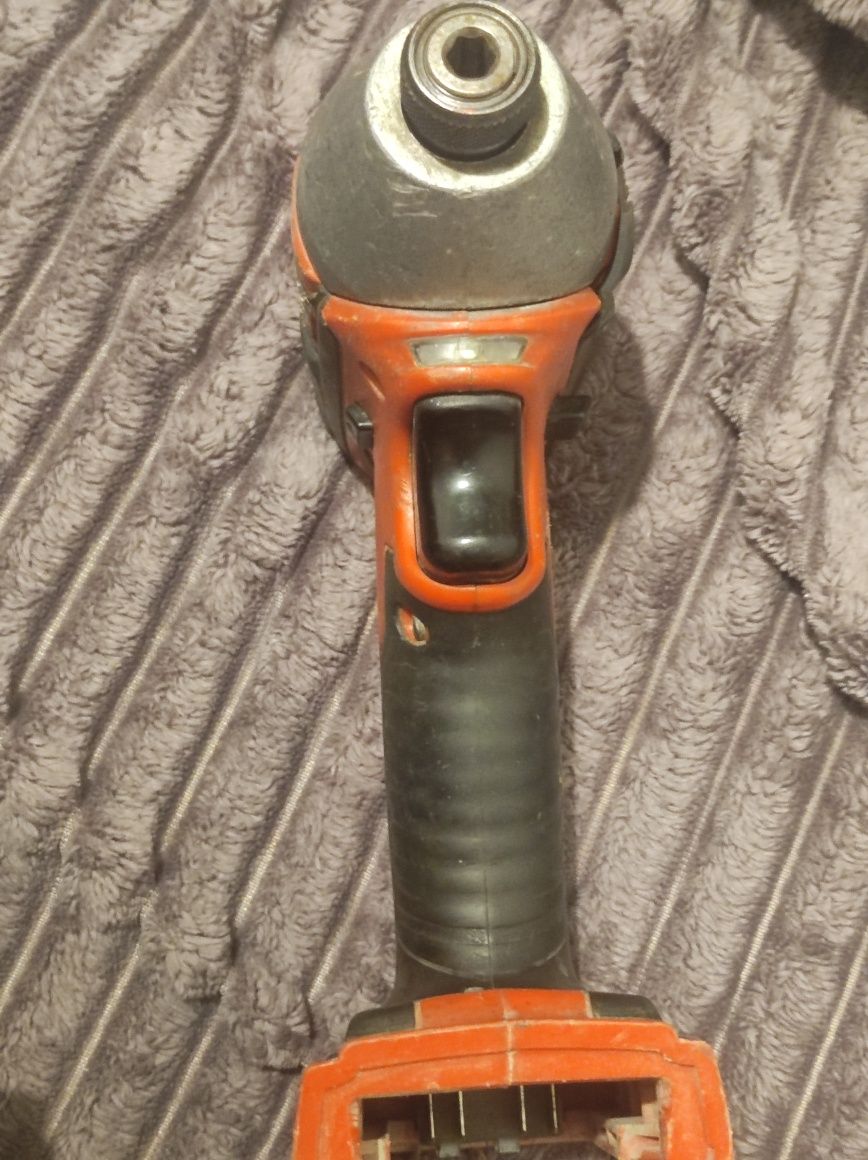 Продам імпакт Milwaukee 18v