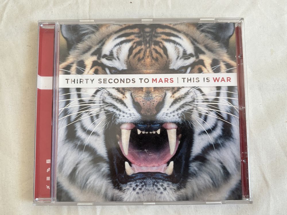 Thirty Seconds To Mars - THIS IS WAR CD