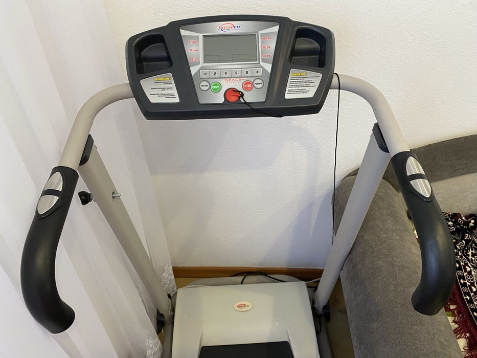 Бігова доріжка в ідеальному стані