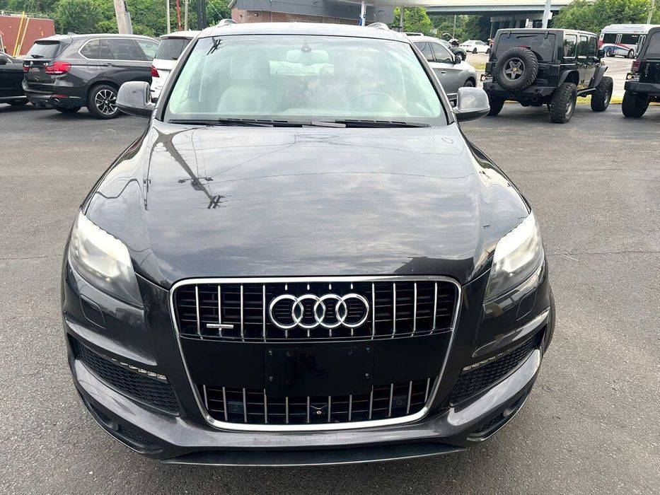 Audi Q7      2015