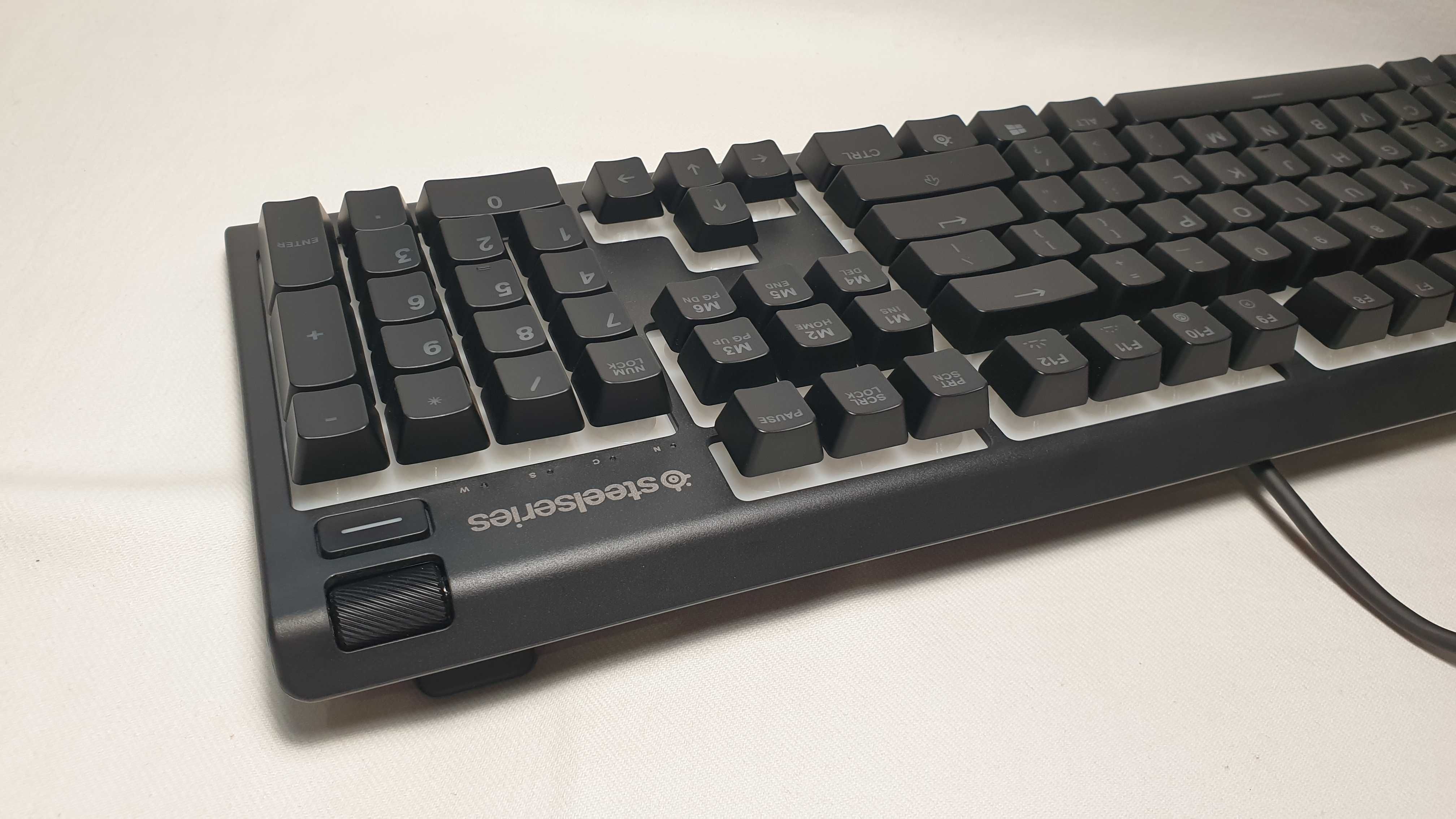 Klawiatura przewodowa Steelseries Apex 3 stan IDEALNY.