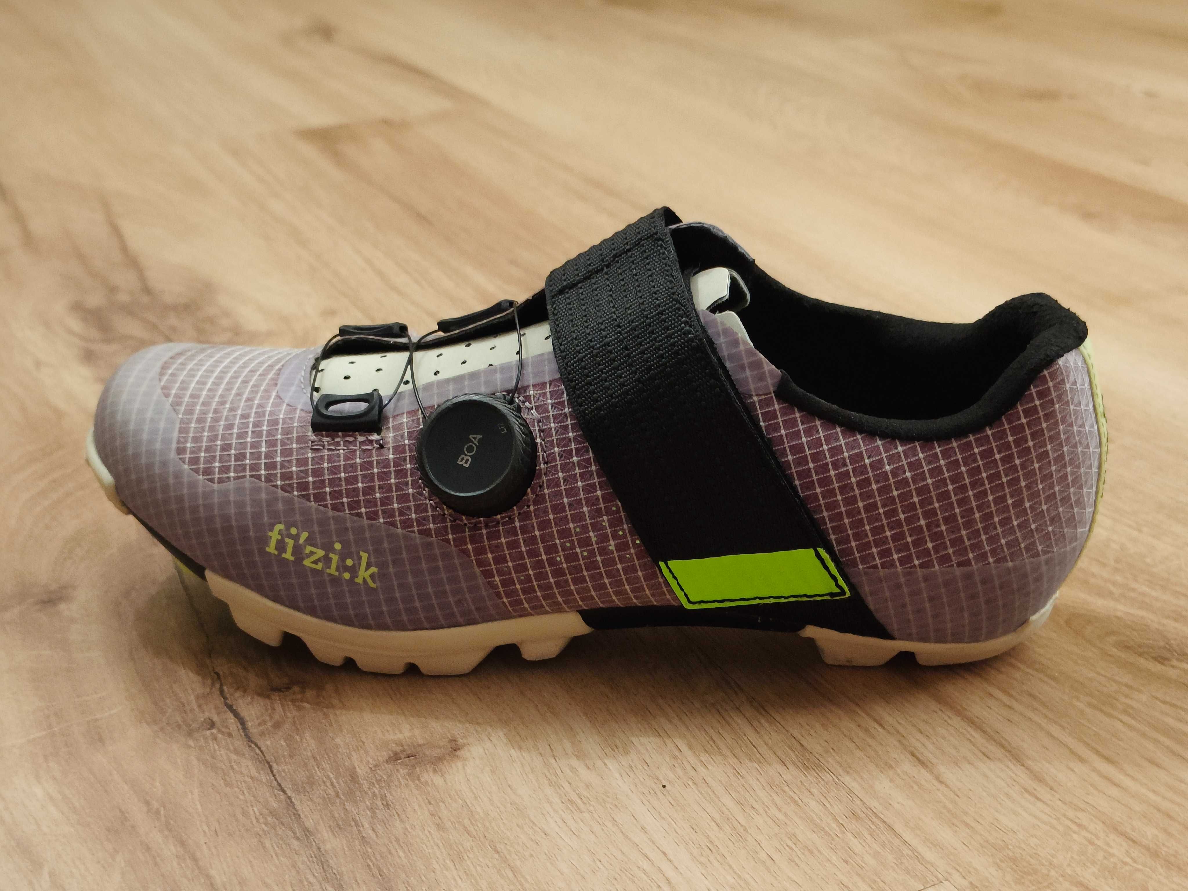 Sapatos de MTB Fizik Vento Ferox Carbon