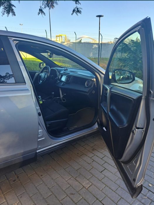 Toyota  RAV 4 modelo pure dark hybrid  23.800