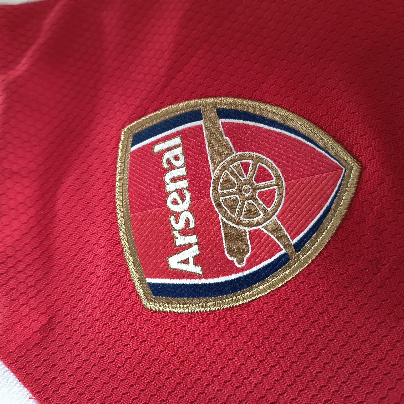 Шикарная футболка футбольная arsenal adidas XS