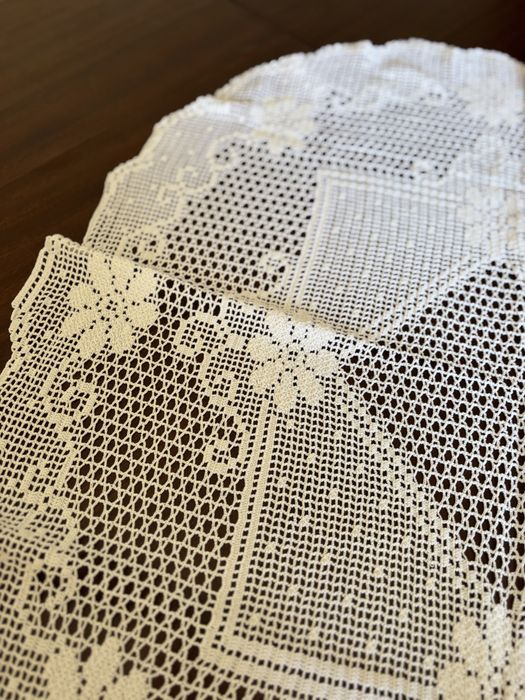 Pano em renda 97 por 73cm