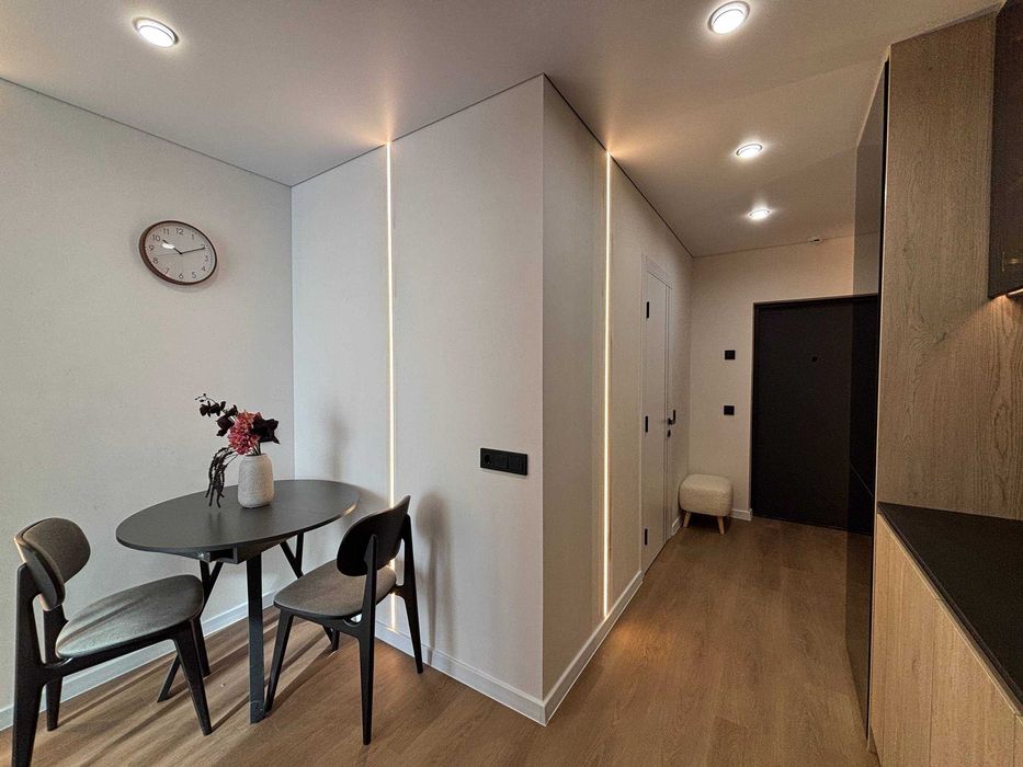 Продається ЗДАНА смарт-квартира з ремонтом. Озеро.