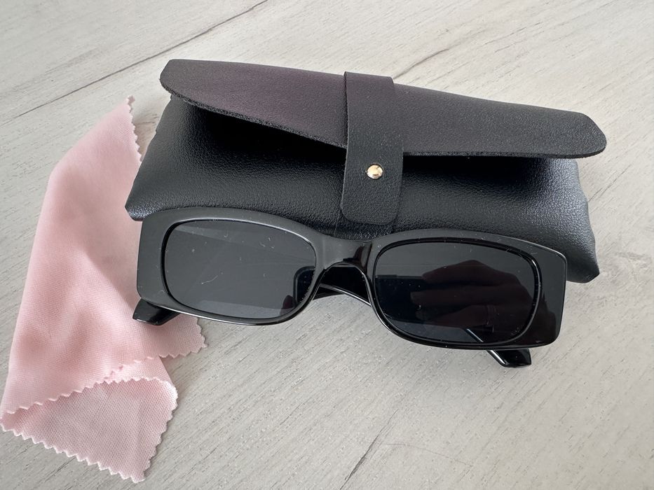 сонцезахисні окуляри з чохлом