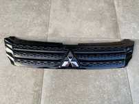 Grill atrapa Mitsubishi Eclipse Cross Lift  7450B539