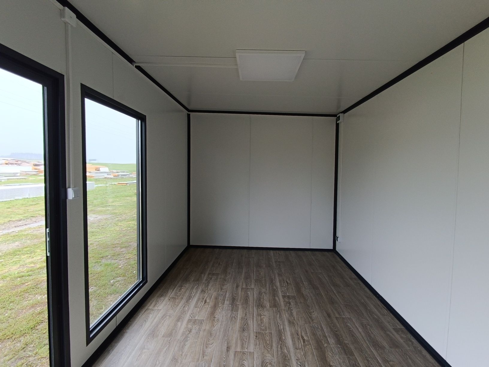 Pawilon handlowy, domek letniskowy