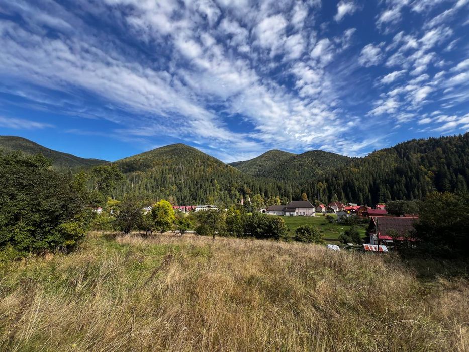 Продається 51 сотих за 168 000$ село Татарів! Є будинок зі світлом!