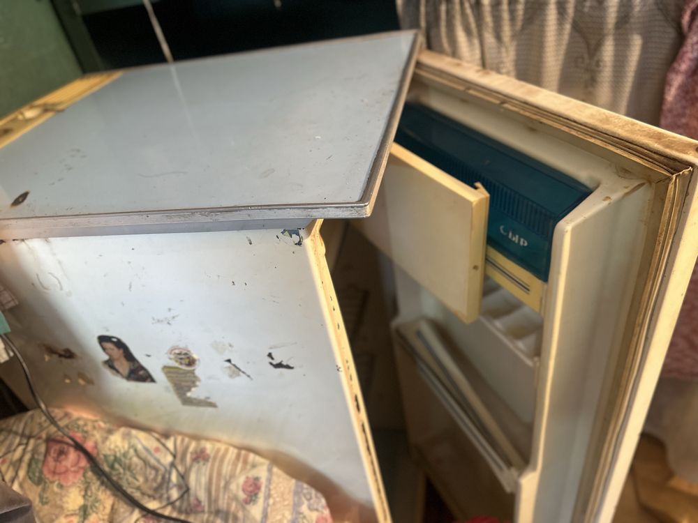 Холодильник працюючий