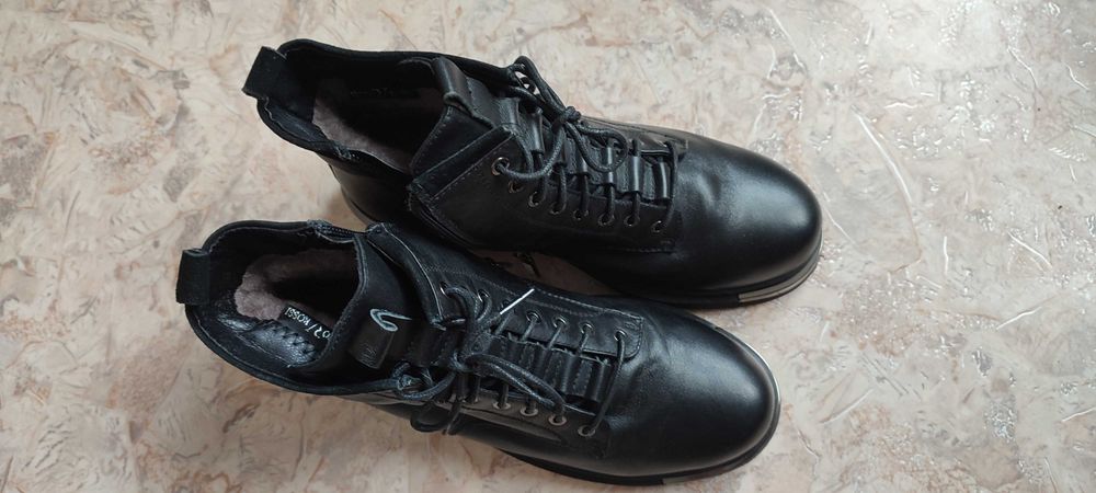 VITTO ROSSI шкіряне жіноче зимове взуття 39 р