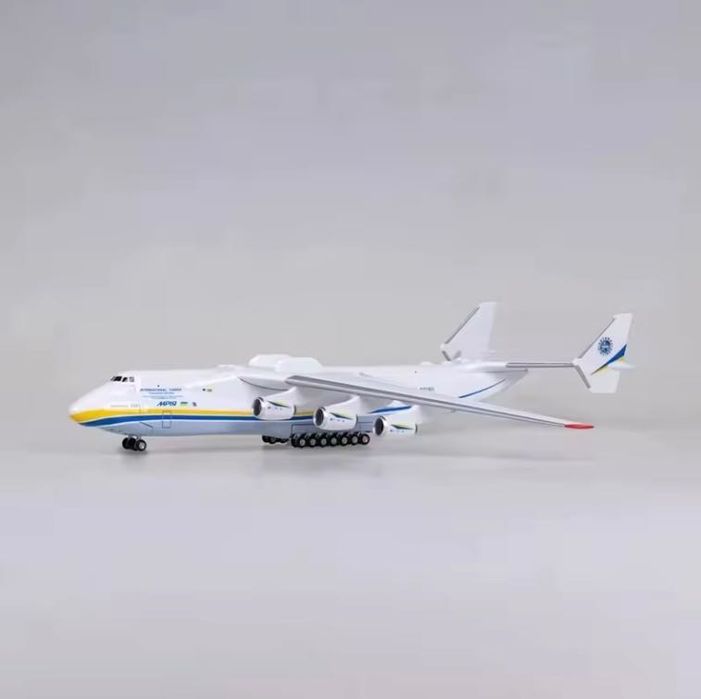 Antonov 225 Aviao de coleção nome “Myrna” escala 1/067
