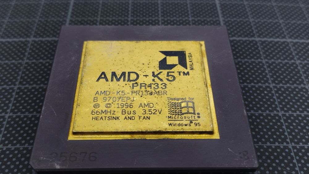 Процессор AMD-5K 1996г.