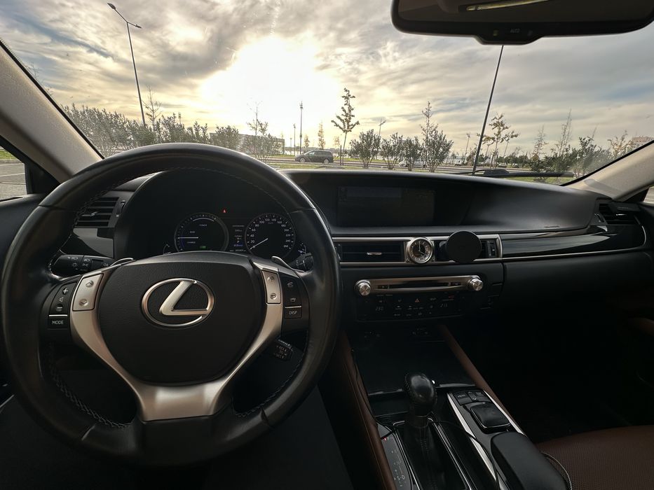 Lexus GS 300h Executive - Luxo e Fiabilidade Japonesa