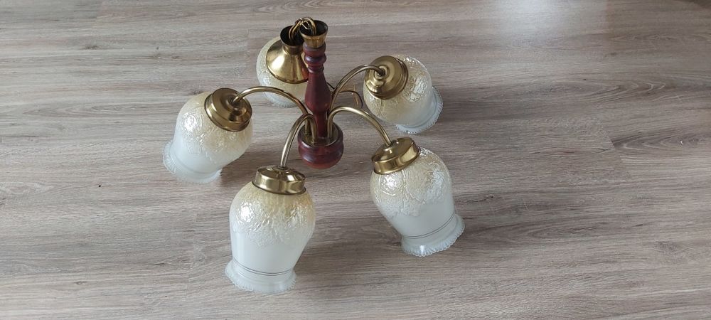 Żyrandol z przełomu lat 80 i 90 PRL