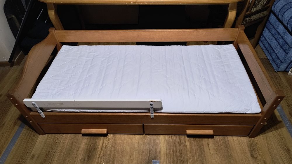 Drewniane łóżko dziecięce 168x78, materac, szuflady