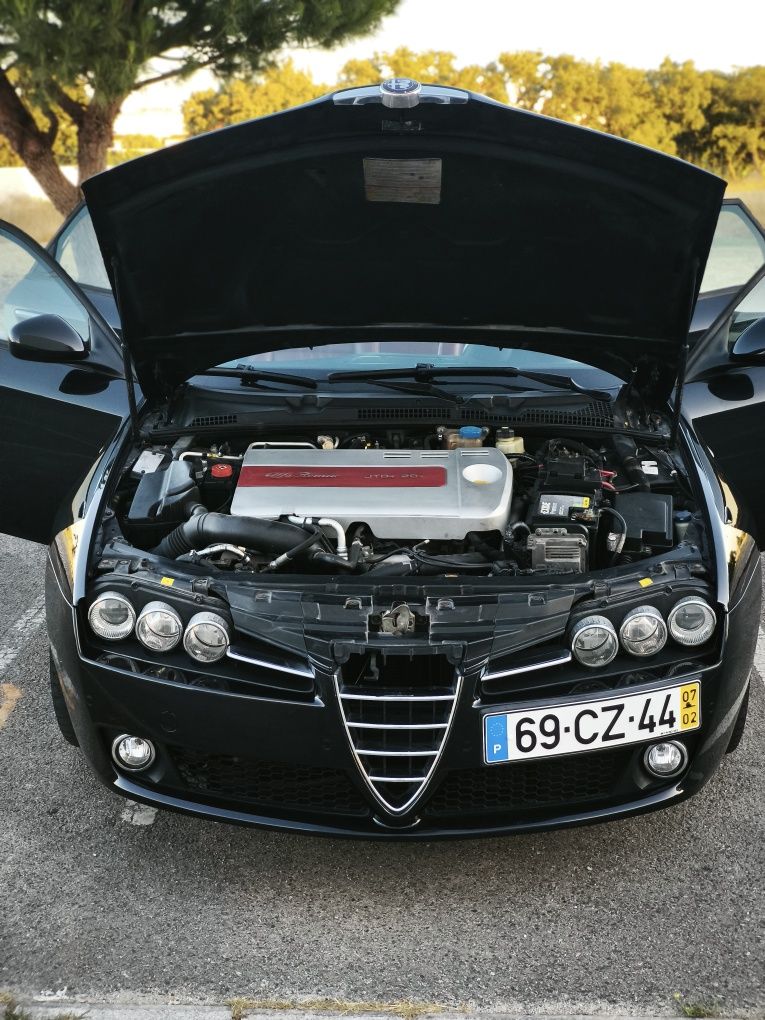 ALFA ROMEO 159 SW 2.4 JTDm 200+ CV - NACIONAL  
Morada: