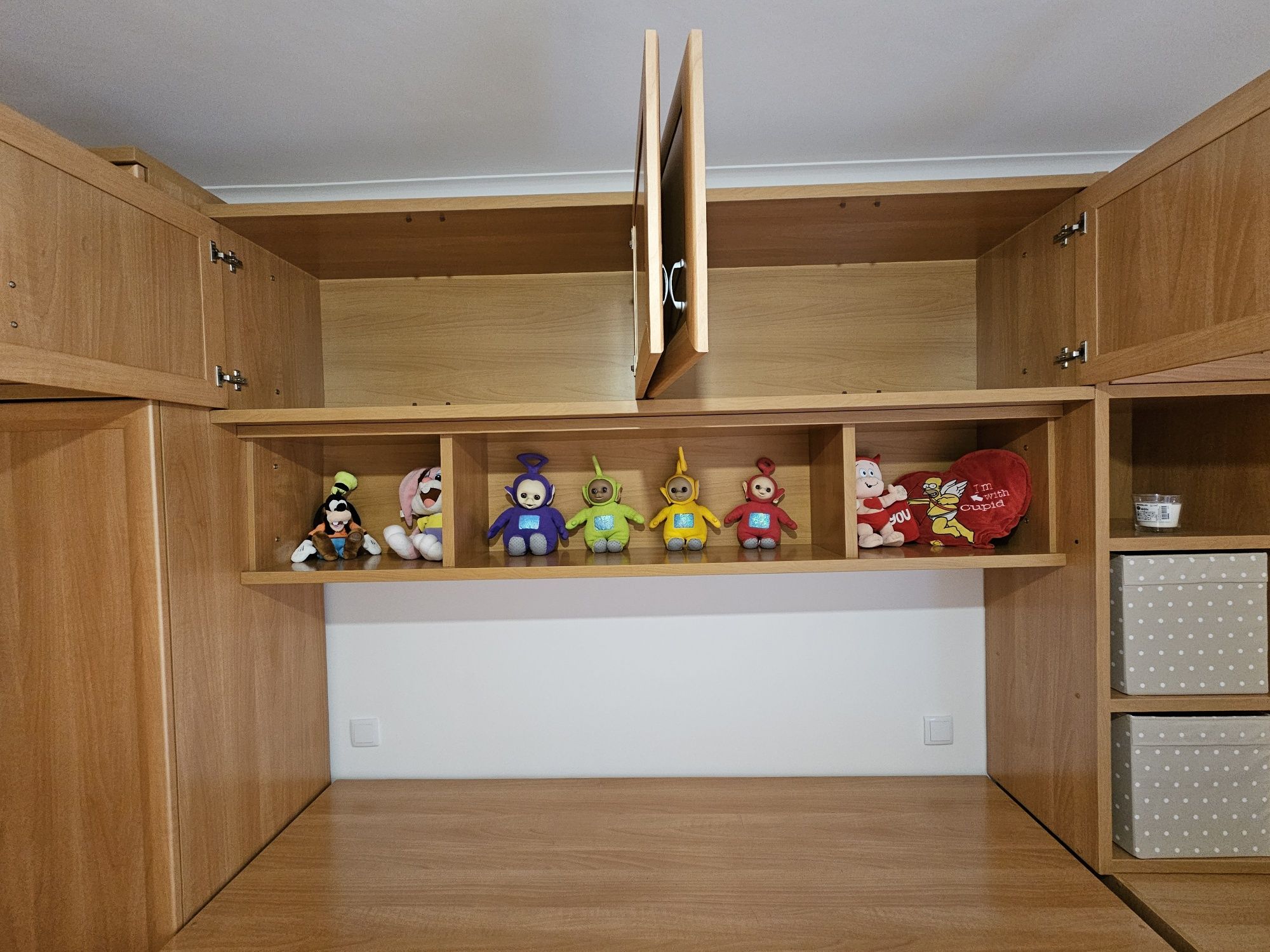 Mobília de Quarto de Criança em Madeira