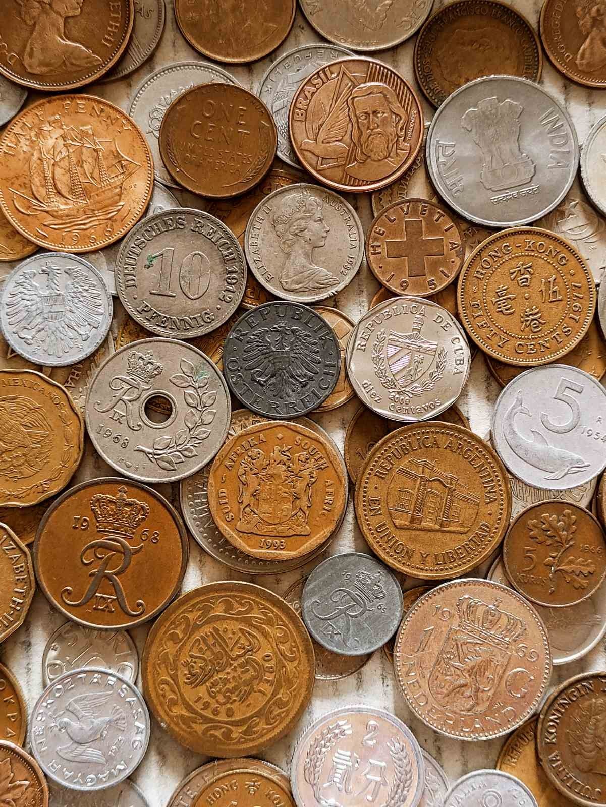 100 монет світу без повторів.усі контіненти, є старійши ніж  100 років