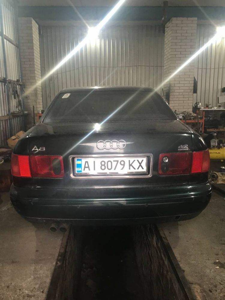 Продам Audi A8 D2