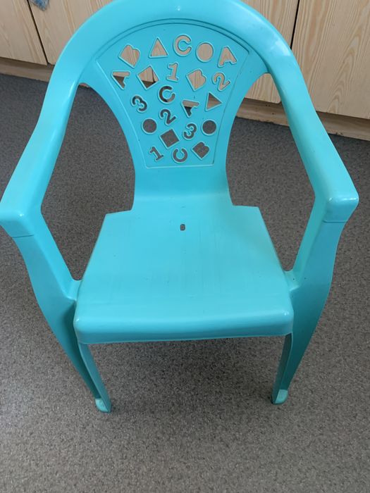 Стілець дитячий