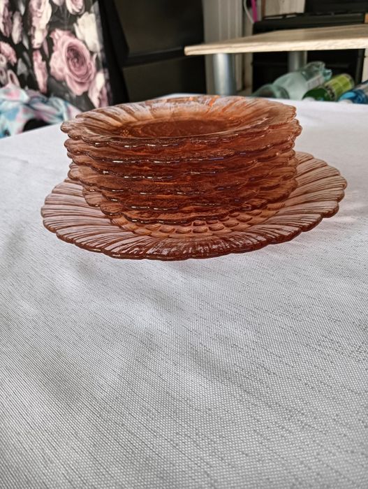 Talerze różowe Ząbkowice