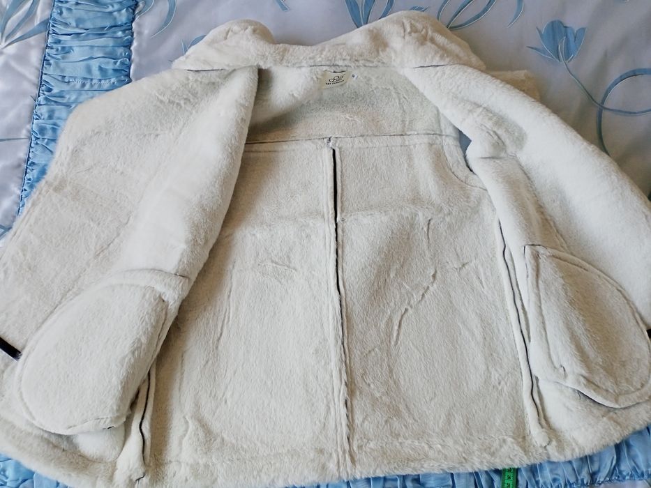 Жилет-дублянка чорна еко-шкіра з білим хутром 2 розміри