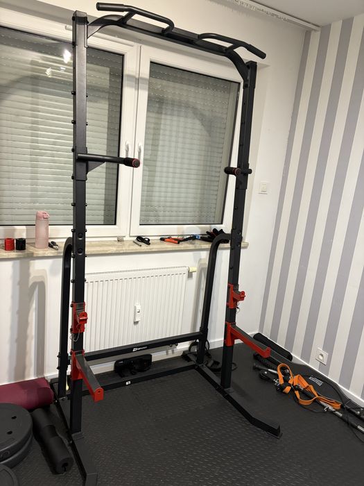 Poręcze treningowe HS-1014K z drążkiem i asekuracją, half rack