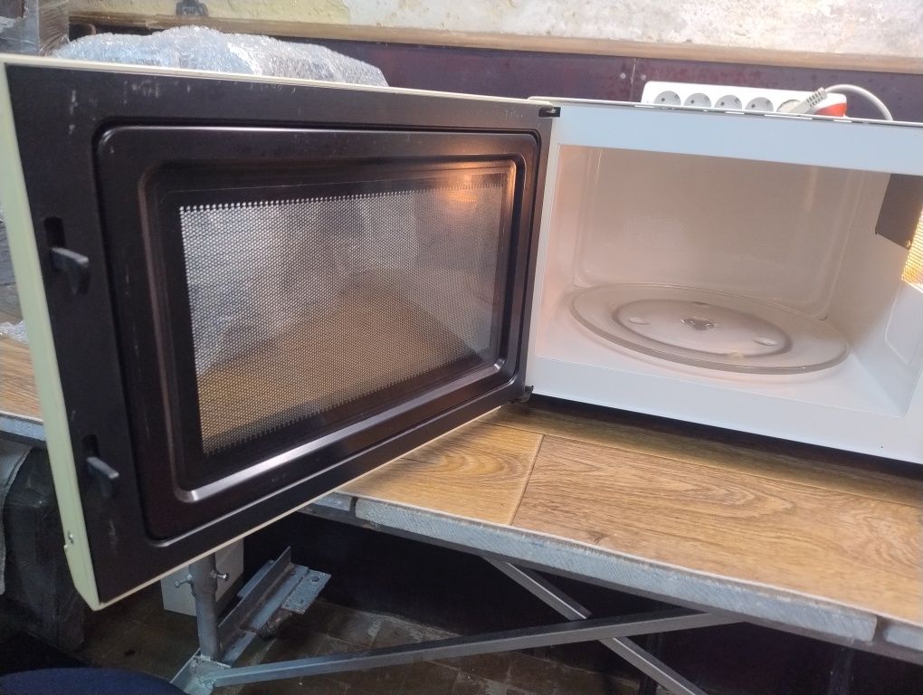Мікрохвильовка Panasonic