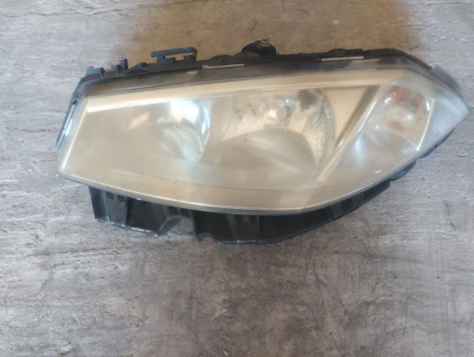 Ліва фара Рено Меган 2