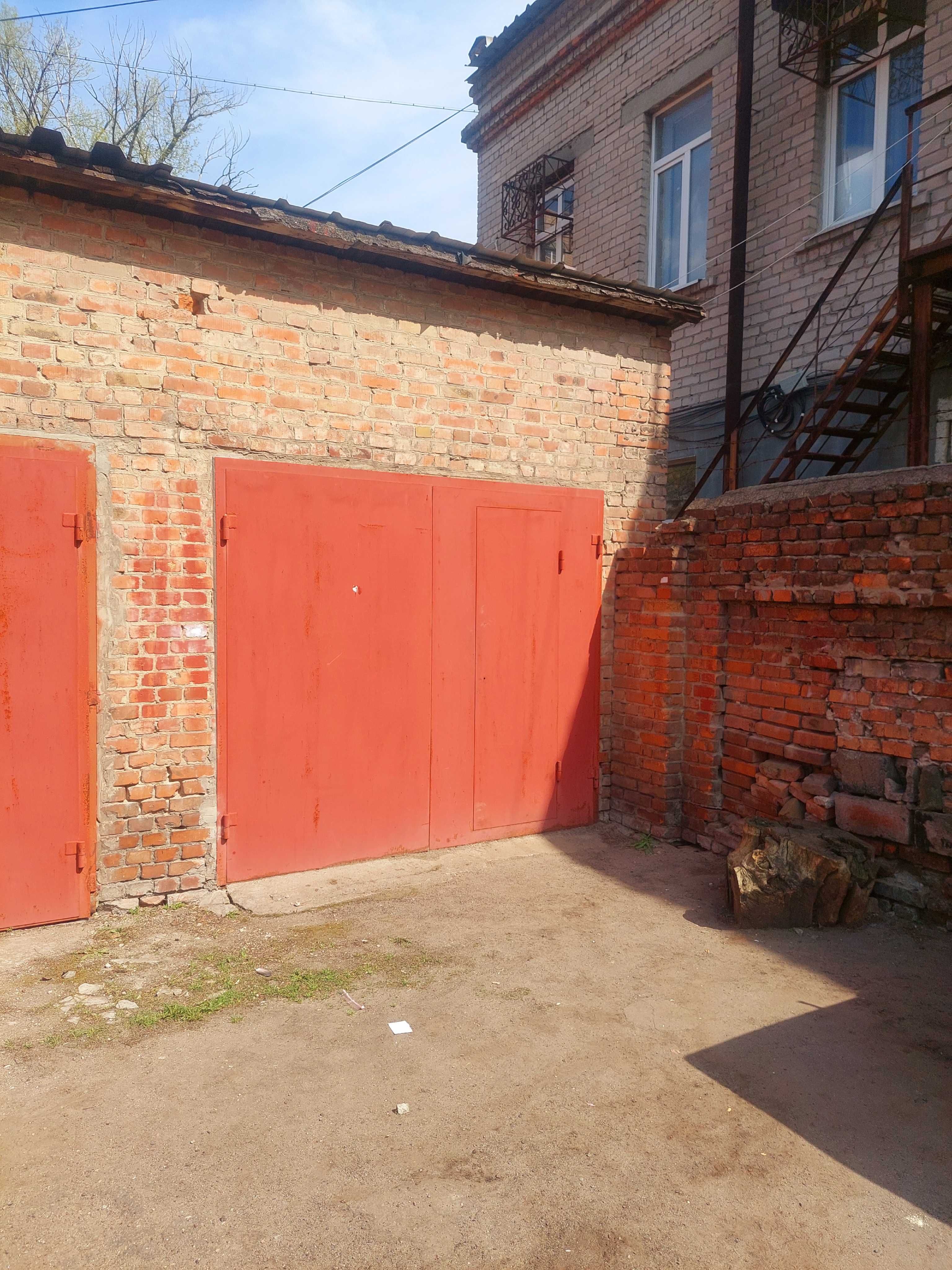 Продам Гараж в Центрі р-н Оперного Театру