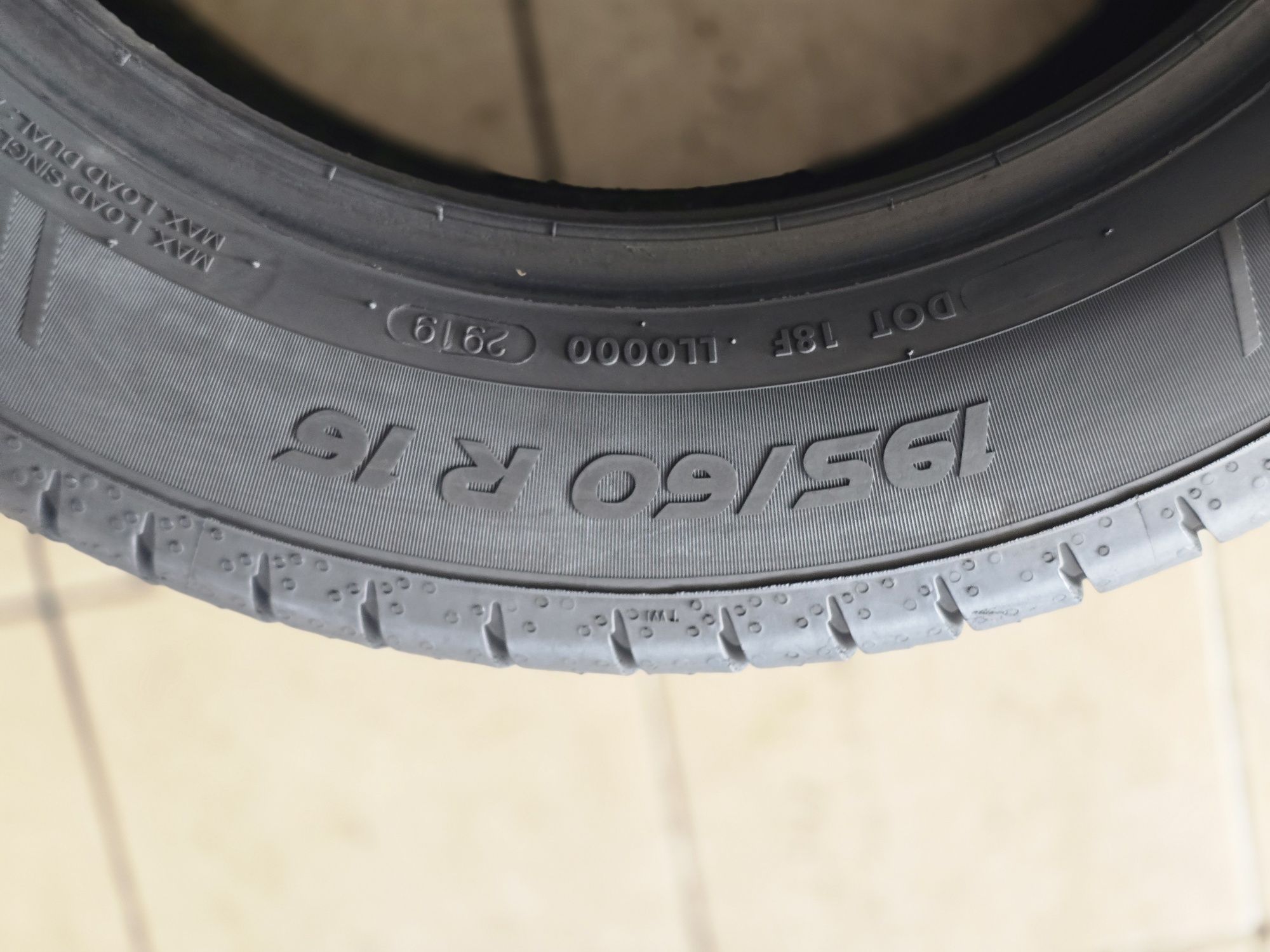 Pneus 195/60 R16 Comercial