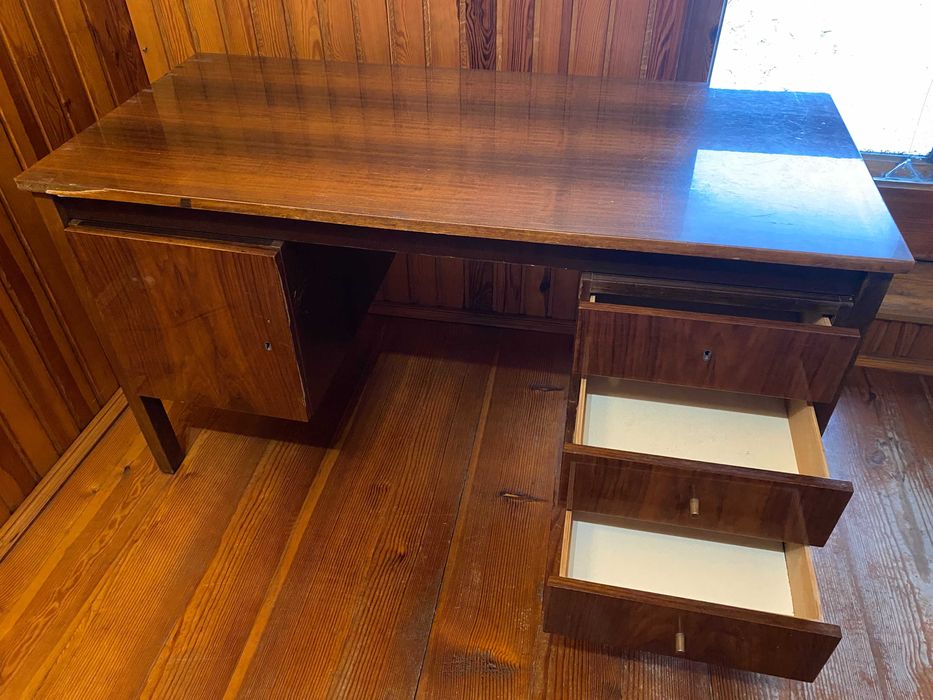biurko drewniane PRL vintage połysk