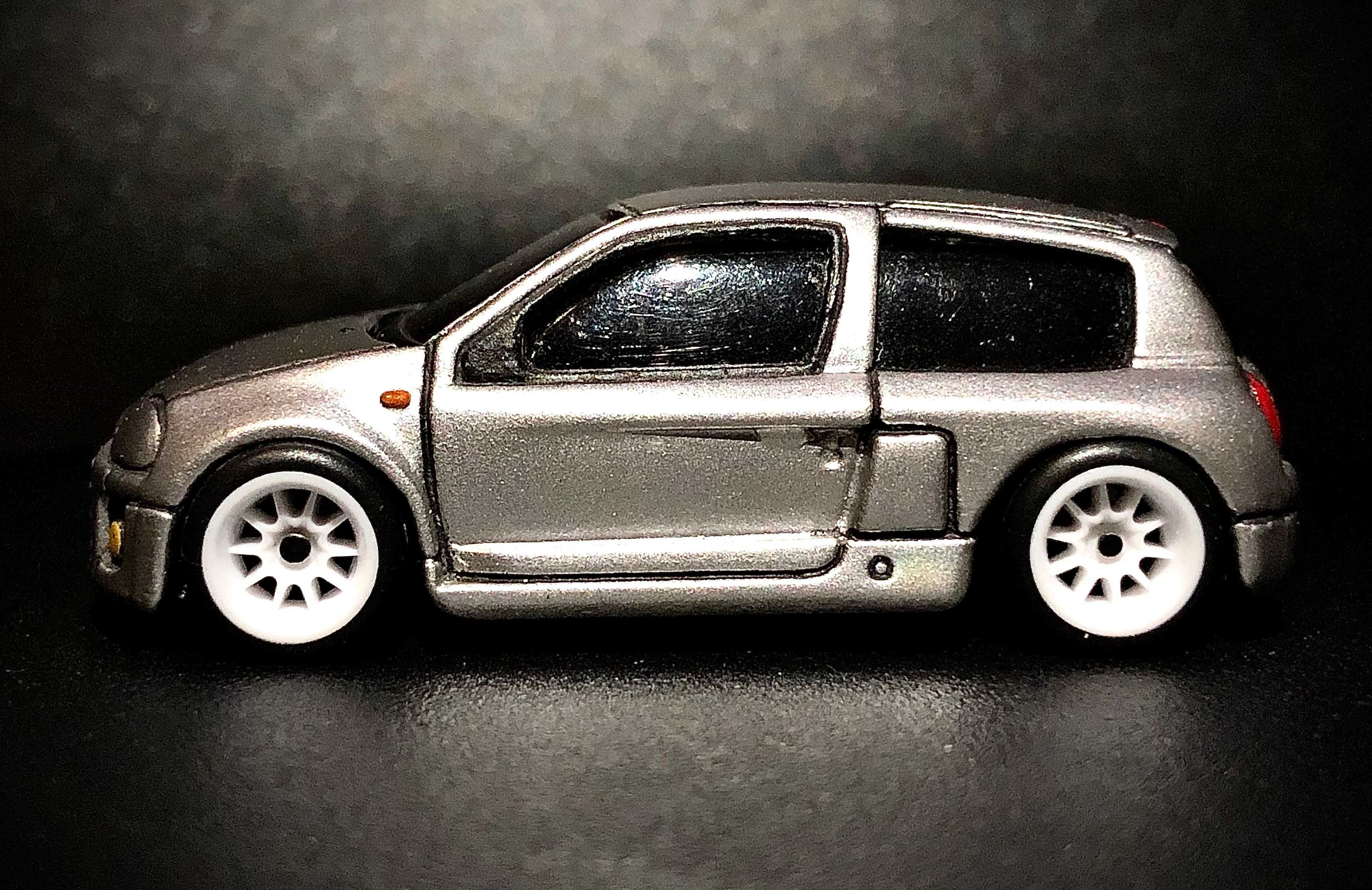 Renault Clio V6 1:64 Maisto Custom model jak Premium